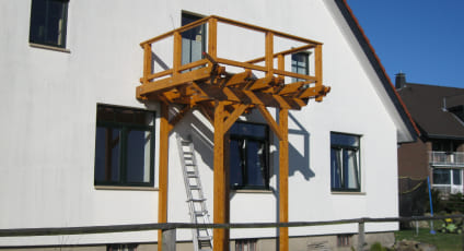 Holzbalkon